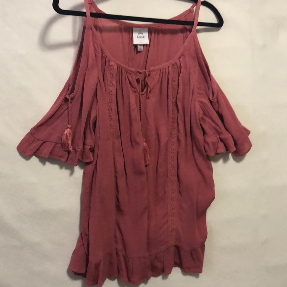 Knox rose open shoulder fluttery top
